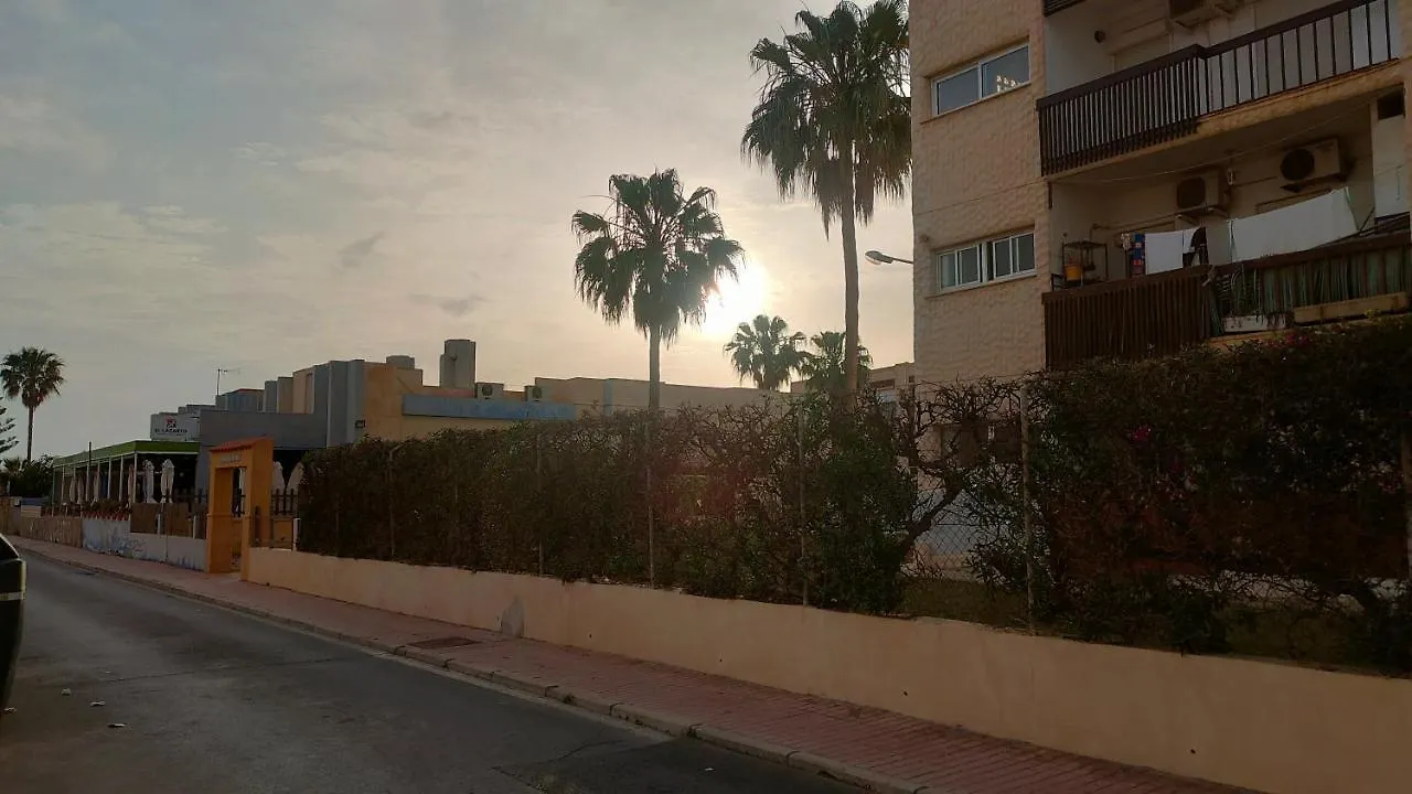 Apartamento En Costacabana El Alquián 公寓